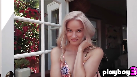 She's first time with her pussy