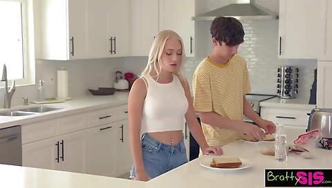 Make startsn kasic handcuffsallo lath cum in the kitchen