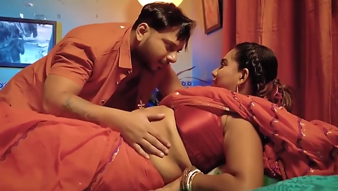 Two lesbian babes fucking each other